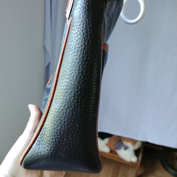 Dooney & Bourke geniune leather shoulder bag with red interior - Picture 9 of 14